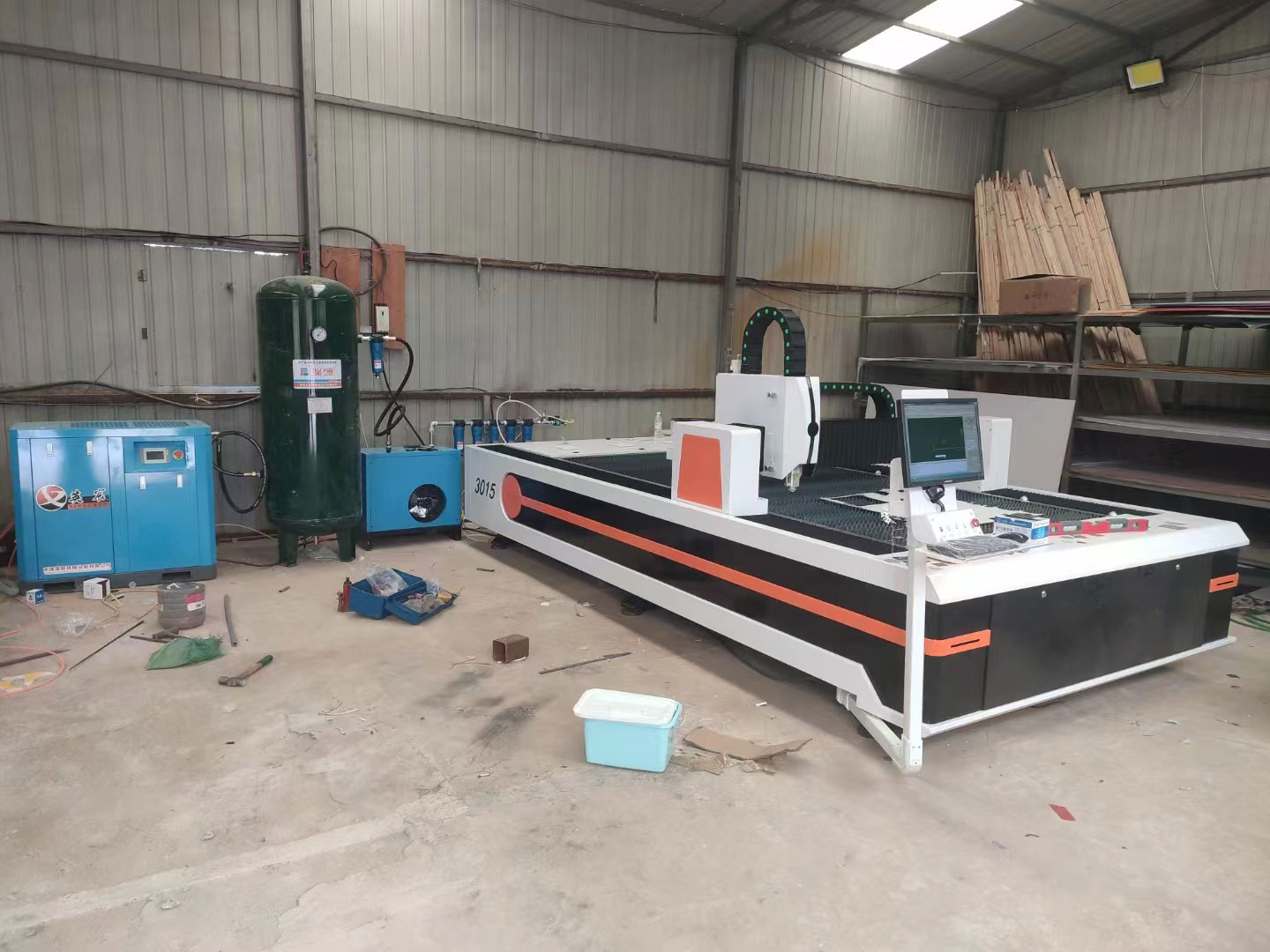 弘通電氣為激光切割機(jī)提供三相高精度穩(wěn)壓器TNS-20kva