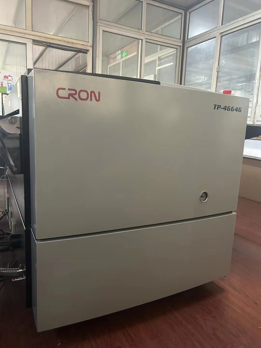 TND-10kva穩(wěn)壓電源：科雷TP4664G印刷設(shè)備的穩(wěn)定保障